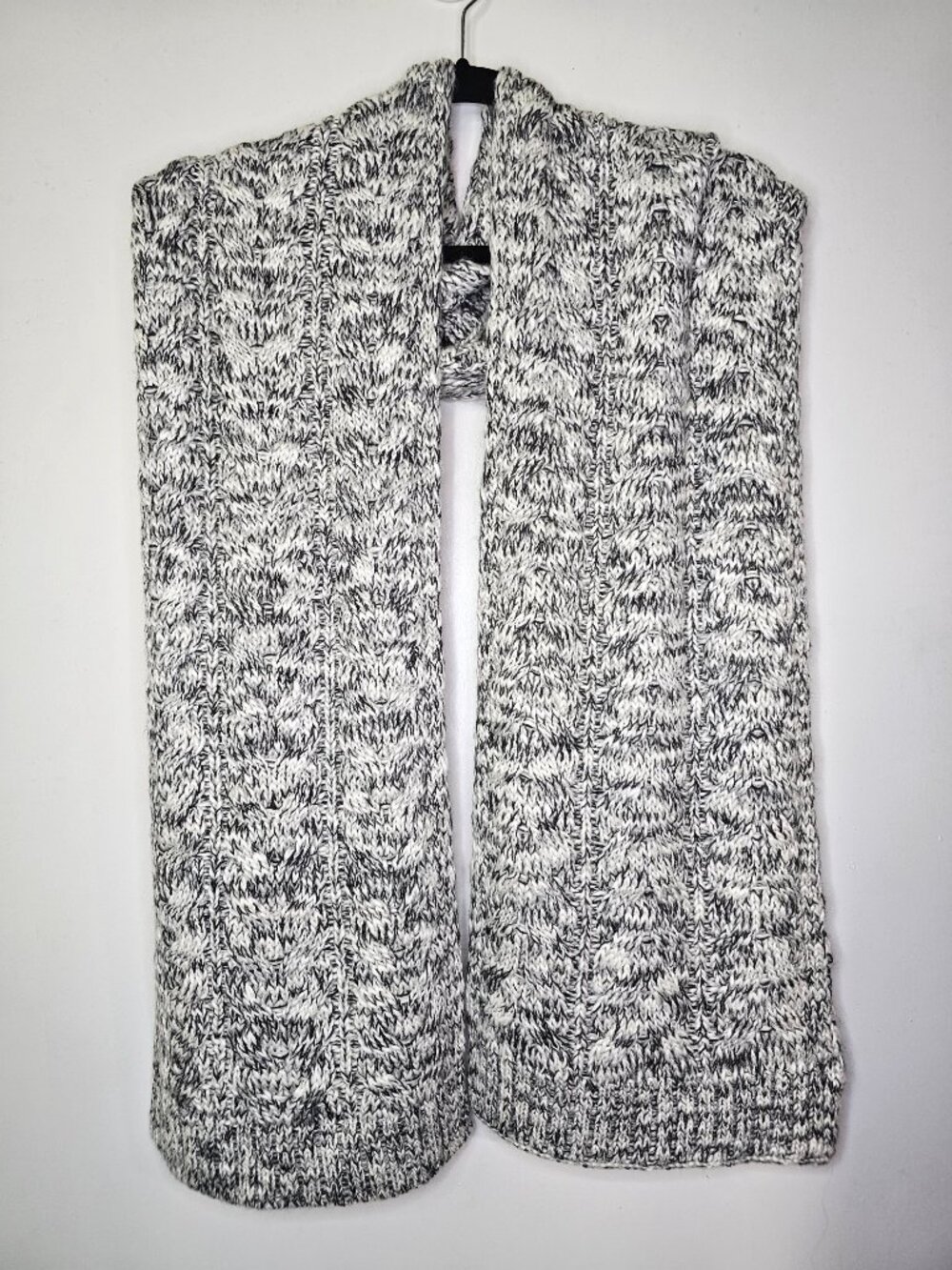 GAP Wool Blend Cable Knit Scarf Chunky Thick Cozy Warm Marled Grey Heather